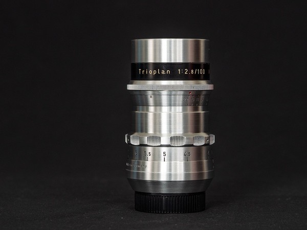 Meyer-Optik Görlitz Trioplan 2,8/100 mm V rojo