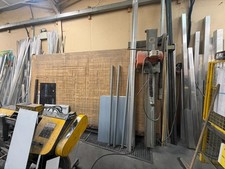 vertical wall panel saw for cutting panels