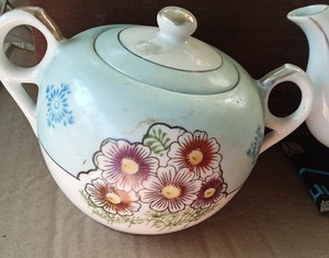 Vintage Hand painted Sugar Bowl And Teapot Made In Japan