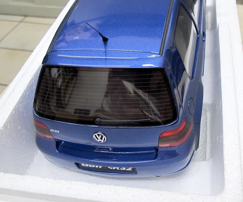 1:12 Otto G086 / GT Spirit Golf IV R32 in OVP (Ganzfotos zeigen anderes Modell) - Bild 4 von 4