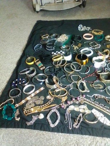 Hugh Bracelet's Lot Vintage Costume Jewelry