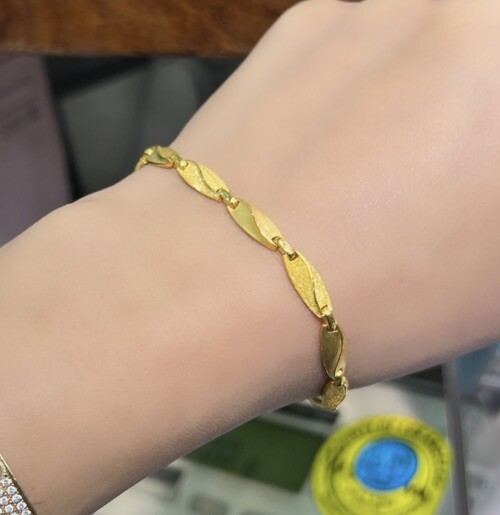 24K 99.99 Solid Yellow Gold Leaf Bracelet. 6.75 Inches, 13.61