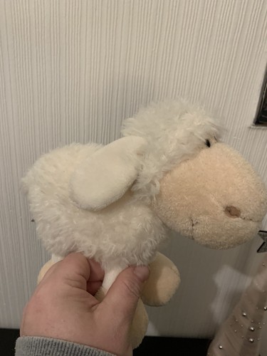 Peluche de oveja Nici Jolly Mah crema de pie - Imagen 6 de 7