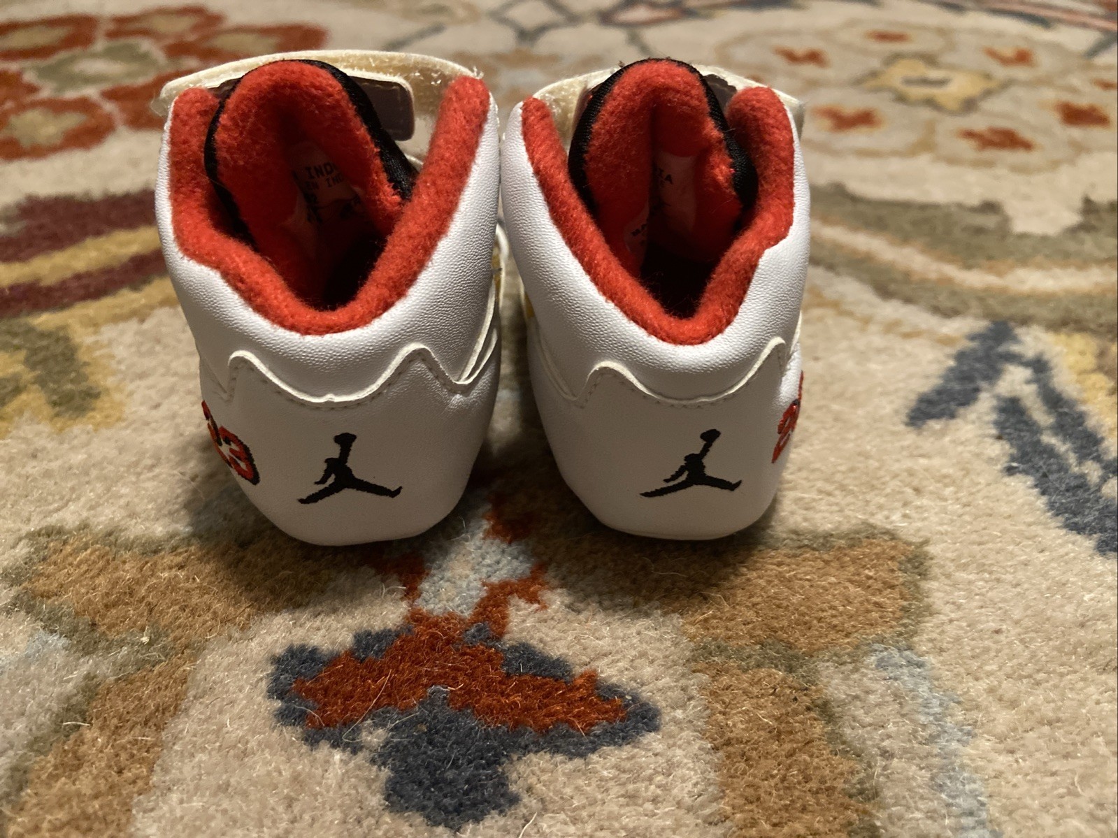 PONY Scarpe culla Nike Air Jordan 5 retrò bianche fondo morbido taglia 1c bambino bambino usate in ottime condizioni