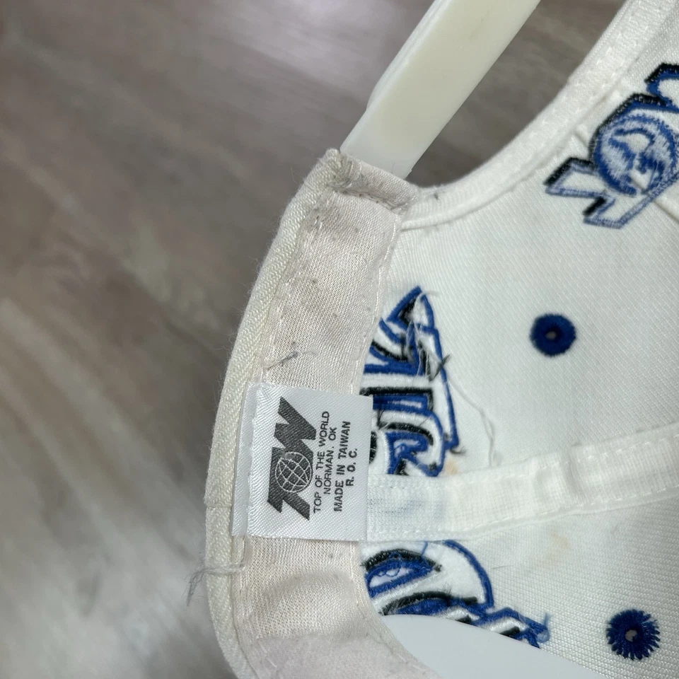 De Colección Kentucky Wildcats Grafitti Snapback Sombrero Top of the World Blanco Azul Gorra de Lana Foto 4 de 4