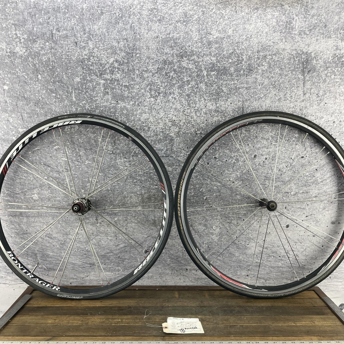 Bontrager Race Lite リアホイール Bontrager Race Lite Rear Wheel (700c) - Pasadena Cyclery
