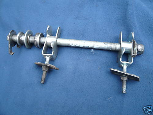Suzuki GS500_E_1991_Hinterradachse + Kettenspanner_Achse_Shaft_Welle + Spanner