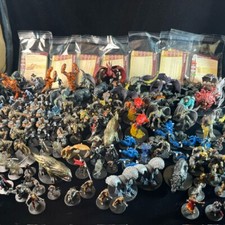 Dungeons of Dread 2008 D D Build Your Collection - Figures and Stat Cards