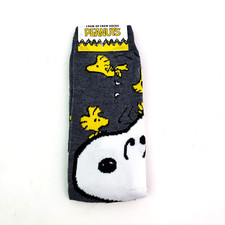 Peanuts Snoopy Adult Size 6-12 Gray Yellow Graphic Novelty Crew Socks 1 Pack
