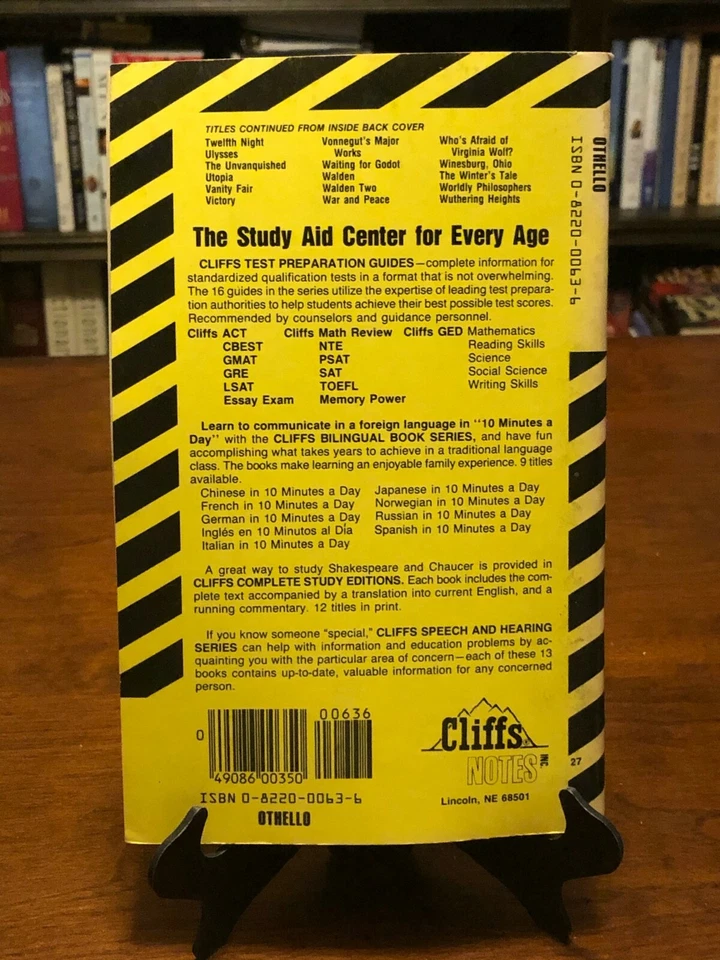 OTHELLO by William Shakespeare (CLIFFS NOTES) 1980 - LIKE NEW - Image 2 of 3