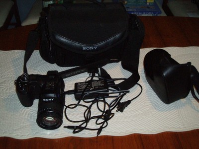 Sony Cyber-shot DSC-F828 8.0MP Digital Camera - Black for