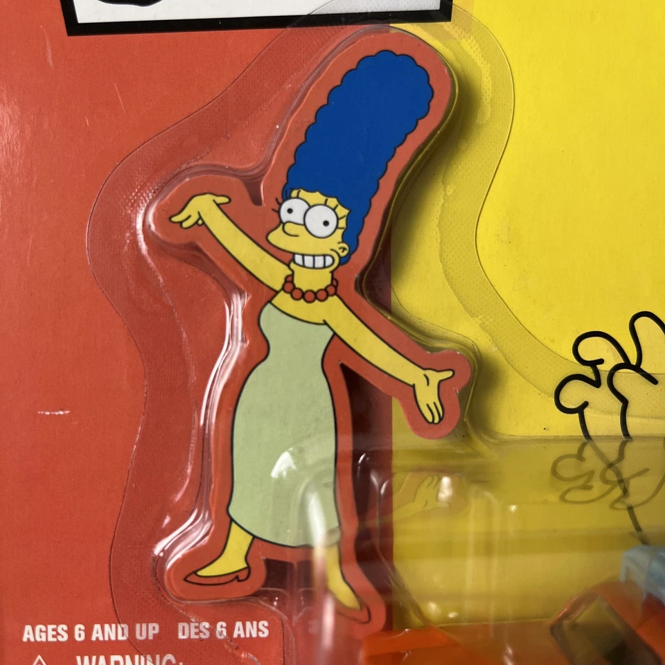 Coche Johnny Lightning Los Simpson Marge’s con coche fundido a presión Marge escala 1/64 NUEVO Foto 3 de 4