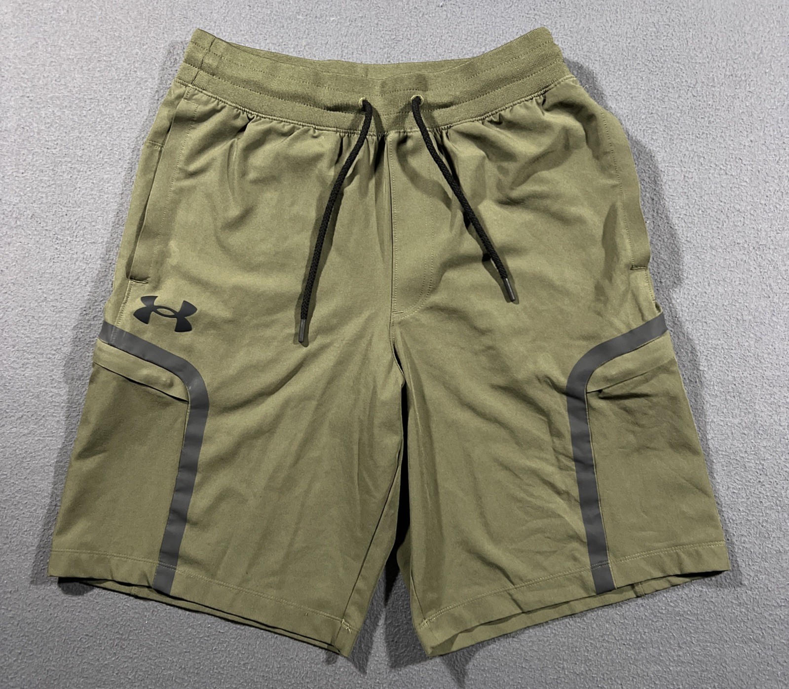 Under Armour Athletic Shorts Mens Medium Green Drawstring Gym Lift Run READ