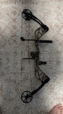 Bear Archery Species Compound Bow RH 28” Draw 70lb w/ Apache Rest Camo