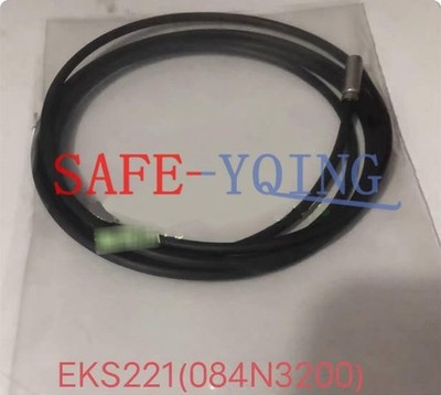One   EKS221 084N3200 temperature sensor New &ex