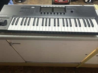 Komplete Kontrol S49 MK2   Limited Black Keys   Pre-owned And Tested