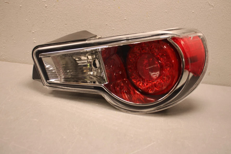 2013 2014 2015 2016 SCION FR-S RIGHT SIDE TAIL LIGHT - Изображение 2 из 4