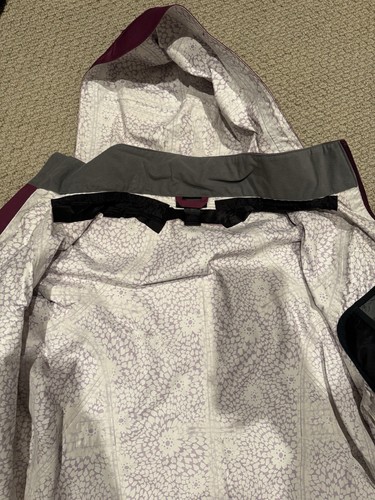 Bella Swan SA Raincoat Alt Material And Interior Size Small Extremely Rare - Picture 16 of 23