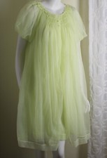 Miss Elaine Vintage Pastel Green Nylon Short Baby Doll Pegnoir Set Sz S M