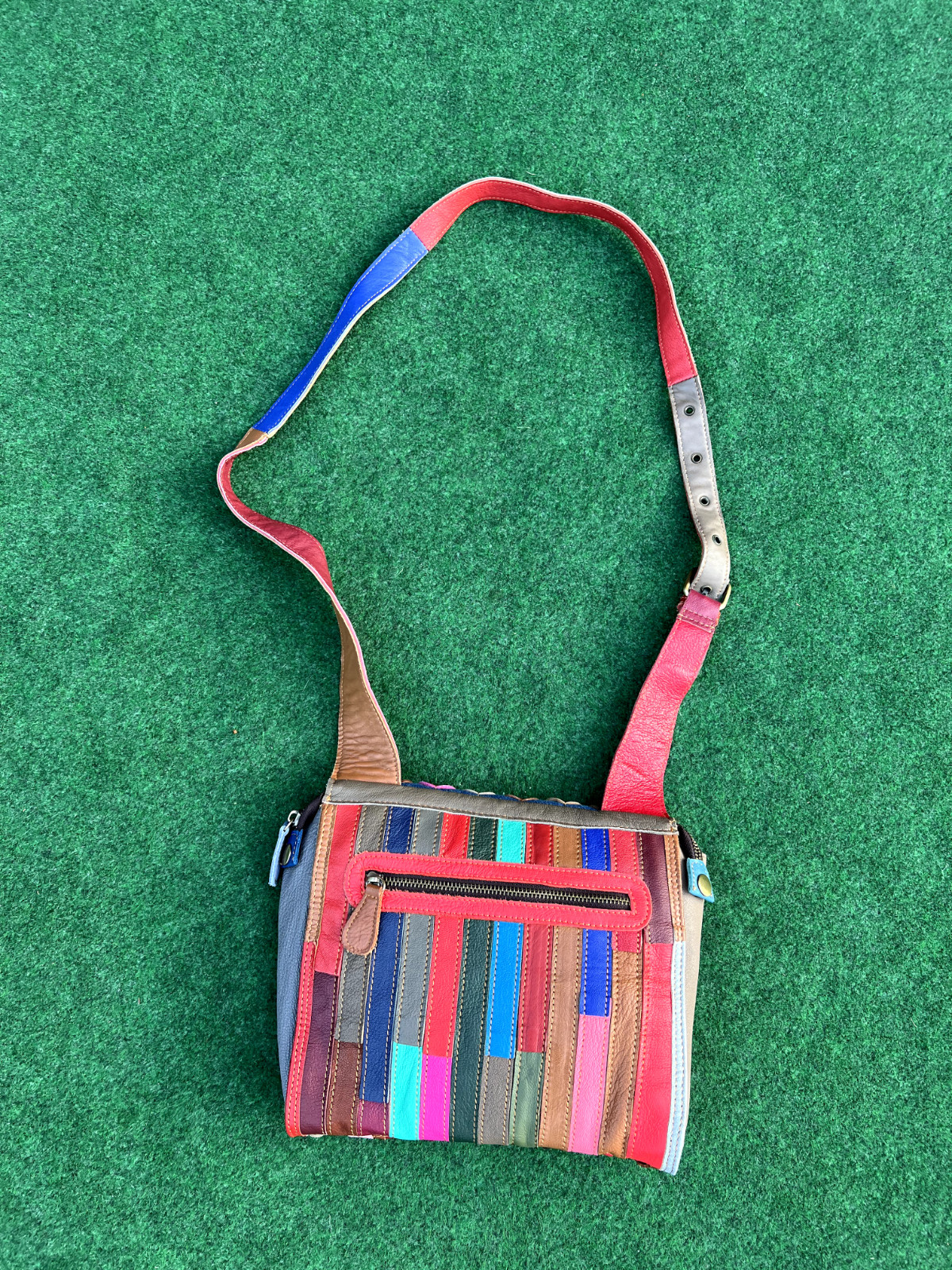 AmeriLeather Leather Patchwork Circles Crossbody … - image 3