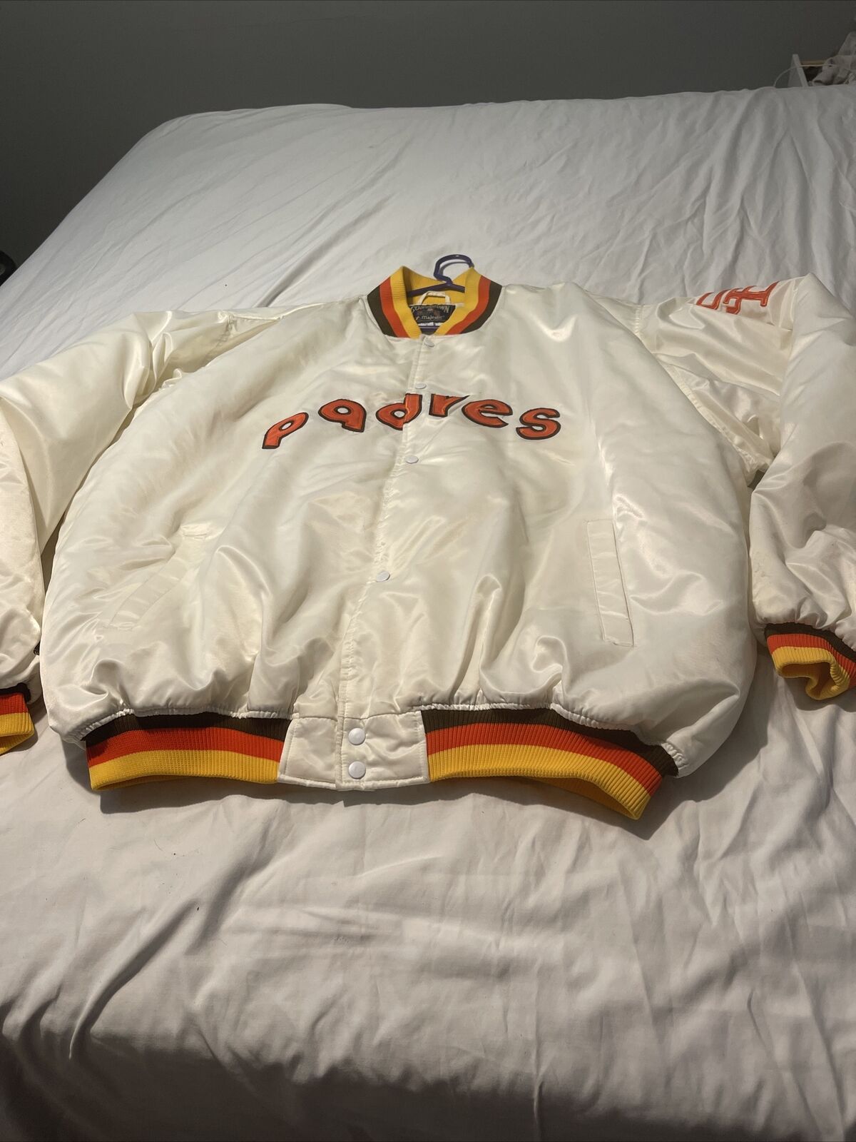 Vintage San Diego Padres Jacket AUTHENTIC Majestic MLB Collection ADULT XL  for Sale in Spring Valley, CA - OfferUp