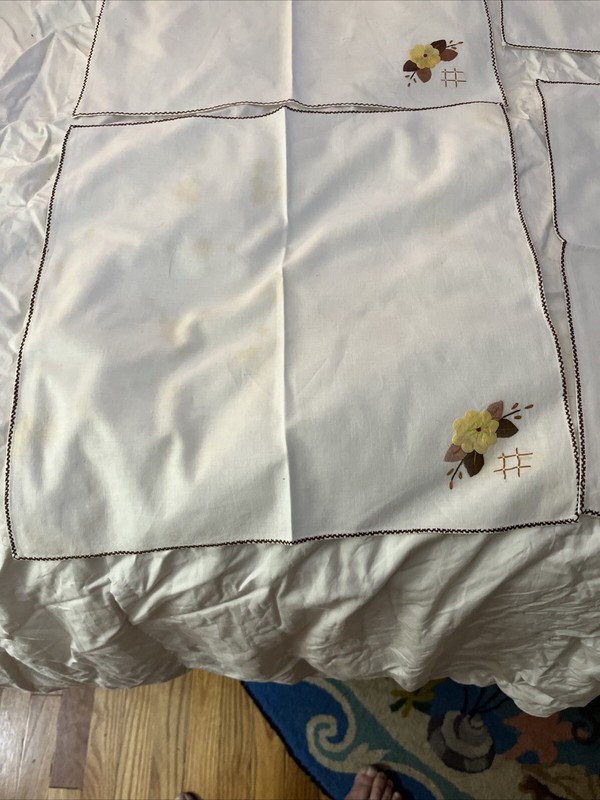 Vintage Embroidered Napkins Set Of 8 Hand Stitched Floral Design 14.5 Square