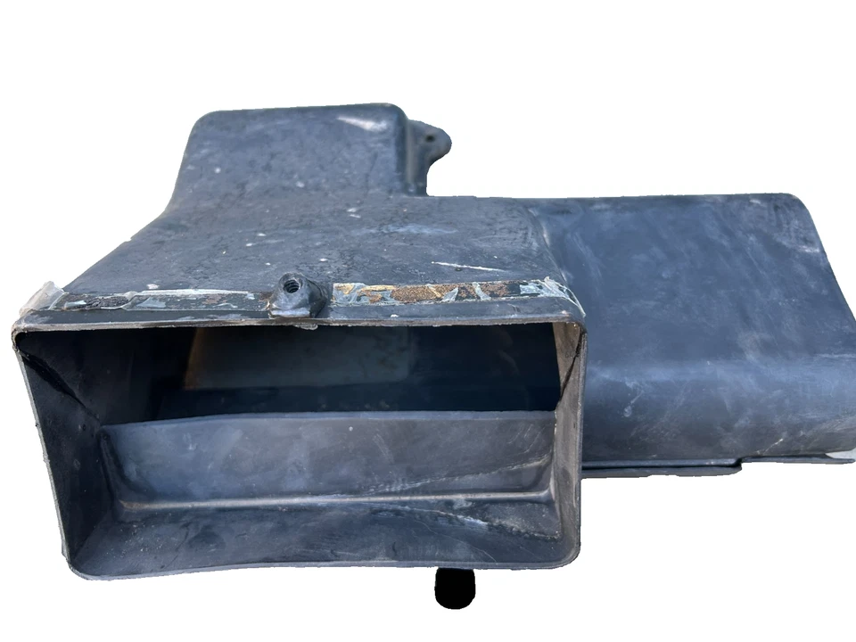 73-87 Chevy GMC Truck K5 Blazer Jimmy Suburban A/C TRANSITION DUCT VENT OEM - Image 4 of 4