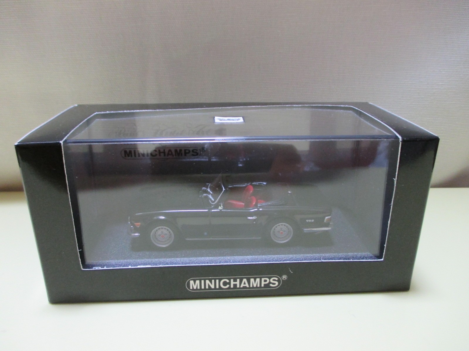 Minichamps Triumph Tr6 Spider 1968 1:43 430132576