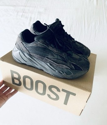 Adidas Yeezy 700v2 Vanta