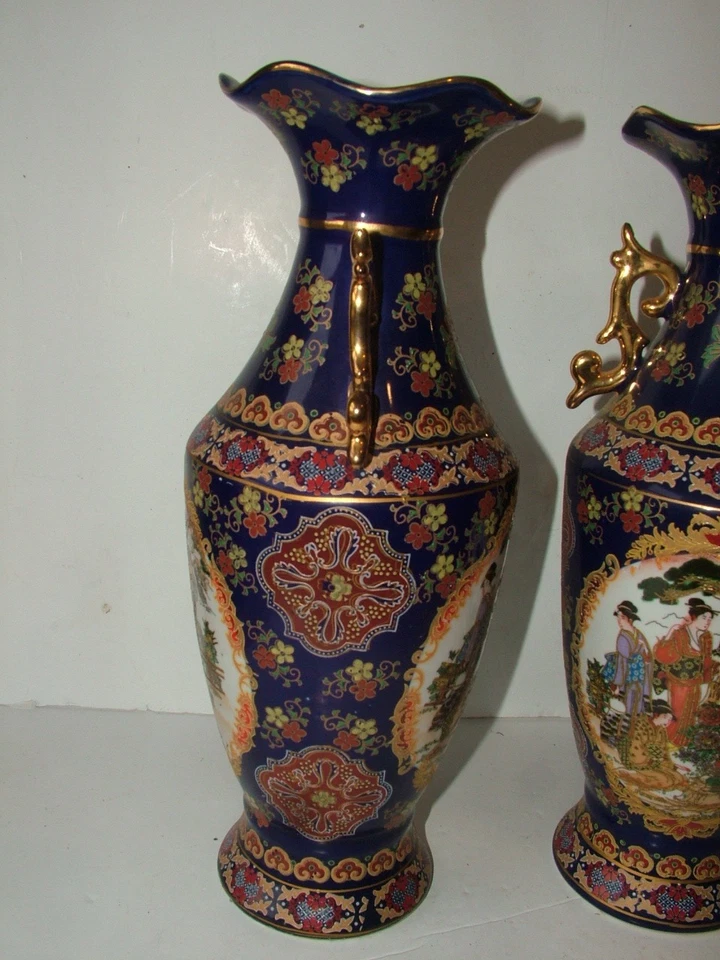 2X Large Vintage Japanese Chinese Blue Satsuma Geisha Chinoiserie Gilded Vases - Image 3 of 4