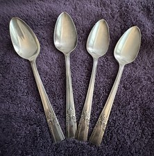 WM A Rogers AA Heavy Oneida Artistic Pattern Lot Of 4 Tea  Spoons