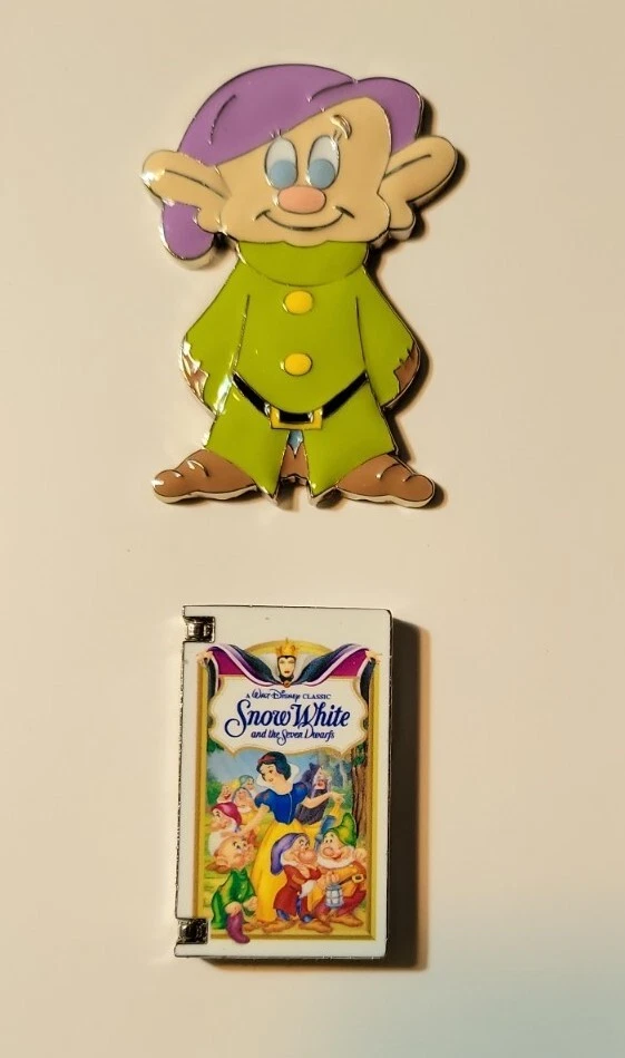 Disney Snow White & The Seven Dwarfs Pin set of 2 VHS New Parks