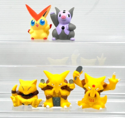 Japan BANDAI Pokemon Grumpig Alakazam Victini Finger Puppet Figure