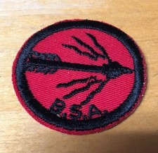 BOY SCOUTS 1953-1972 BLAZING ARROW 05-G RED MEDALLION PATROL PATCH RD RED TWIL 