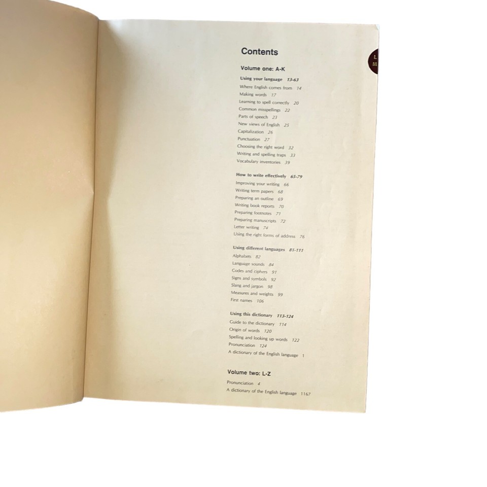 The World Book Year Book 1981 Hardcover Used Very Good 9780716604815