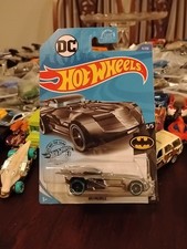 Hot Wheels 2017 Batmobile 9/250 3/5