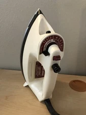 Vintage Black & Decker Light N' Easy Steam & Dry Iron W/ 7 Settings
