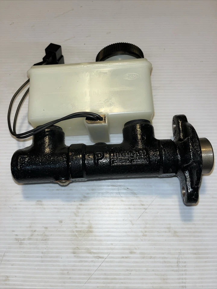 Brake Master Cyl MC39360 ENVÍO GRATUITO E98071 se adapta a 81-85 Mazda GLC NOS Foto 2 de 2