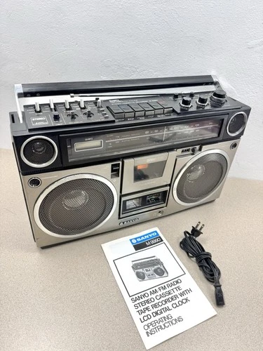 SANYO M9990 80’s AM/FM Radio Stereo Cassette Boombox w/ MANUAL & Cord!  * READ *
