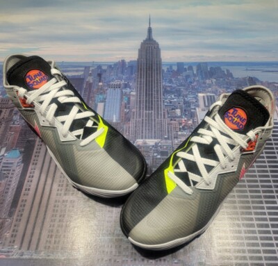Nike LeBron XVIII 18 Low Tune Squad Bugs x Marvin Mens Size 7.5 CV7562 005 New
