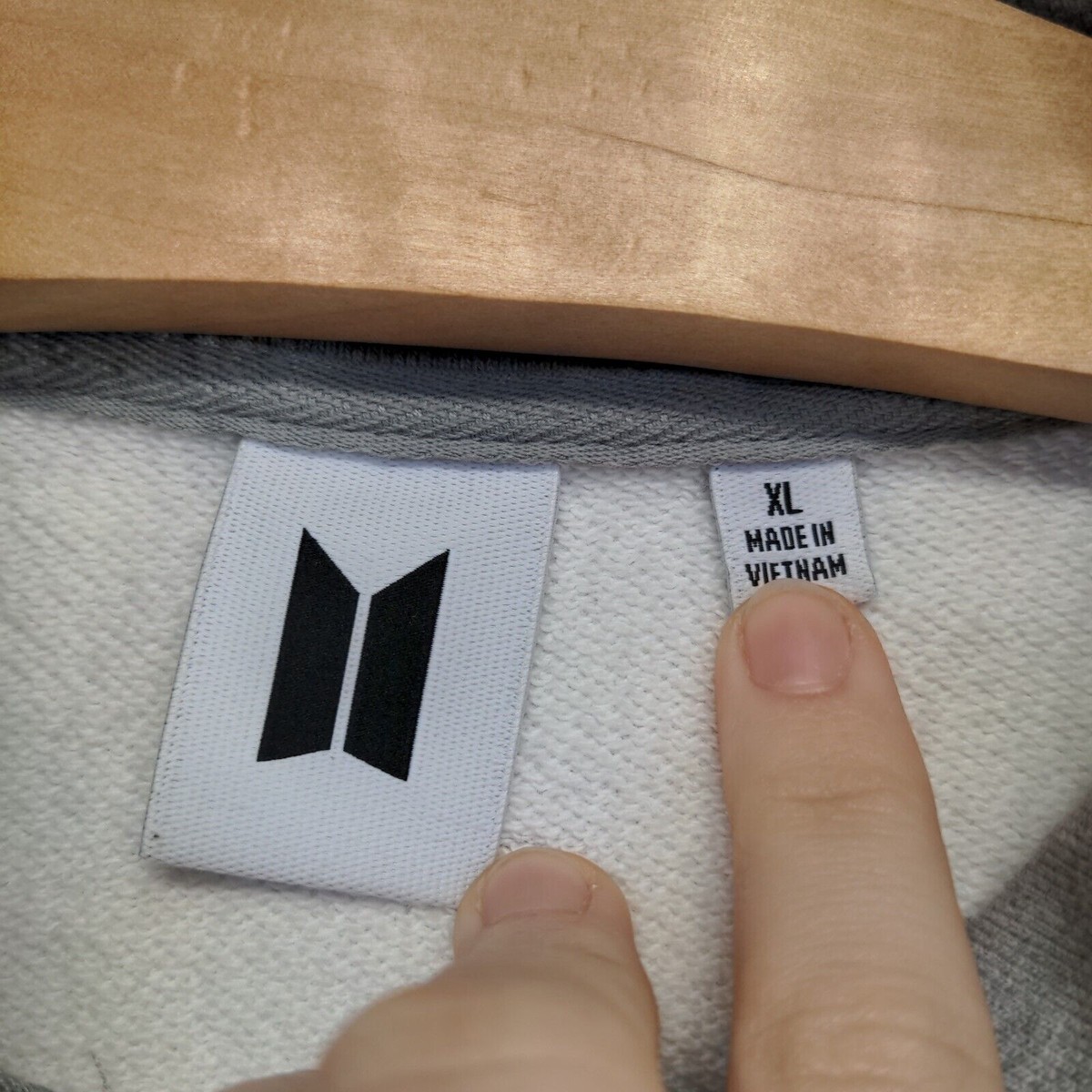 BTS マクドナルド コラボ クルーネック スウェットトレーナー XLサイズ BTS McDonald's Men's 1/4 Zip Sweatshirt White XL Long Sleeve