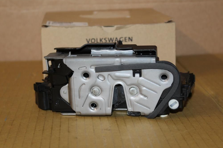 NEW VW GOLF CD MK8 REAR LEFT DOOR LOCK 5TA839015P ORIGINAL 5TA-839