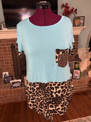 HEIMISH U.S.A. LADIES BOUTIQUE SHIRT SIZE M.  LIGHT BLUE & LEOPARD PRINT TOP