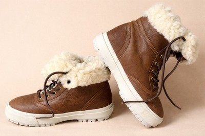 Polo Ralph Lauren Womens Shearling Boots Sz 10 Lamb Suede Hiking Vibram Sole
