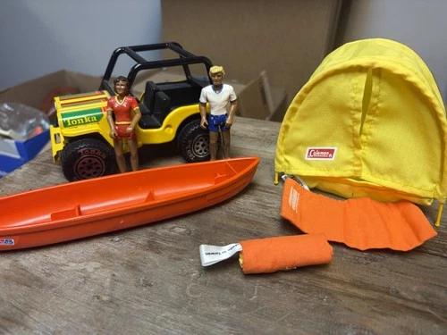 Vintage Tonka  Coleman Camping Jeep Play People Set Complete