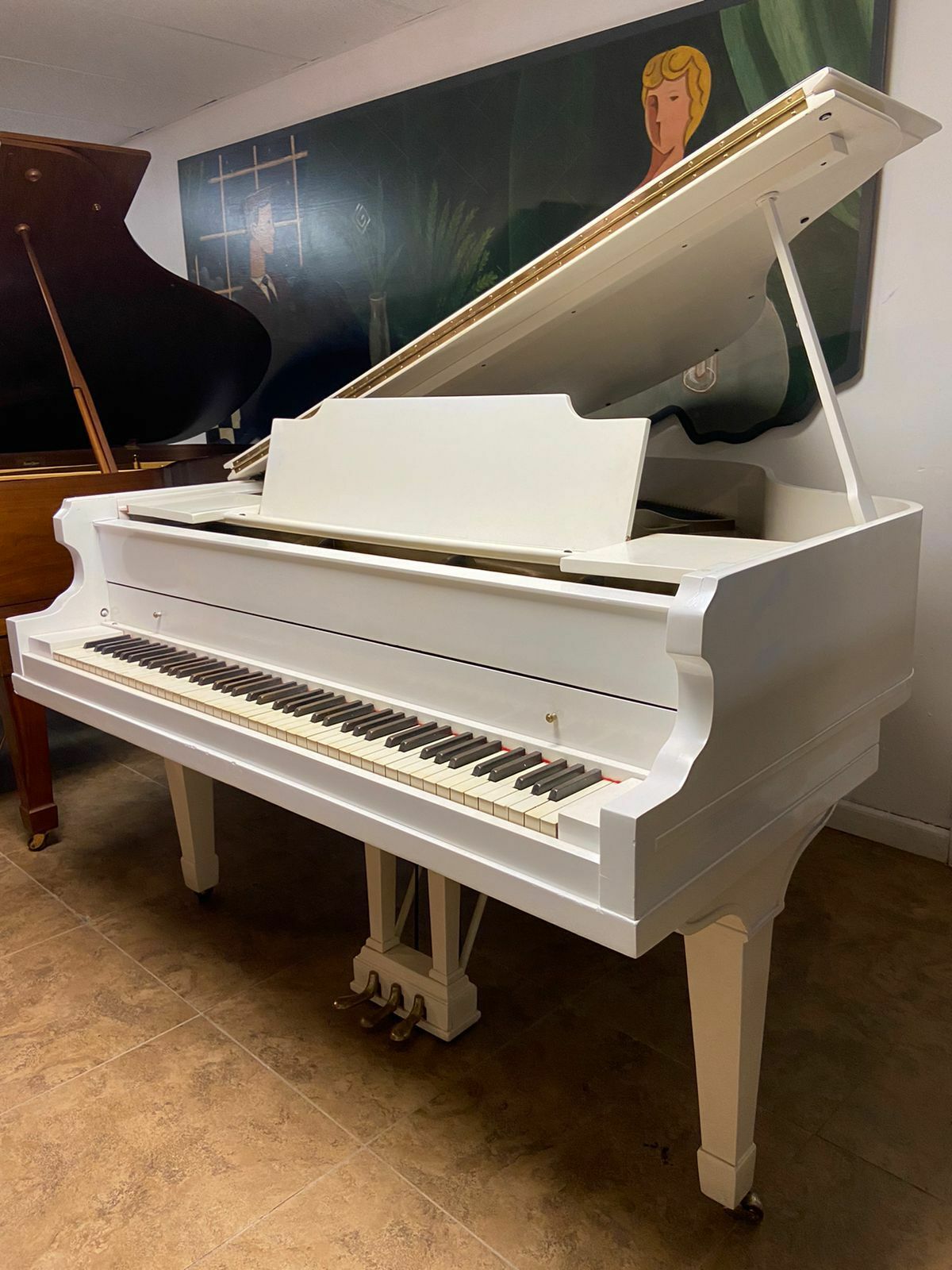 Snow White Wurlitzer 4'11 Baby Grand Piano Piano For Sale atelier