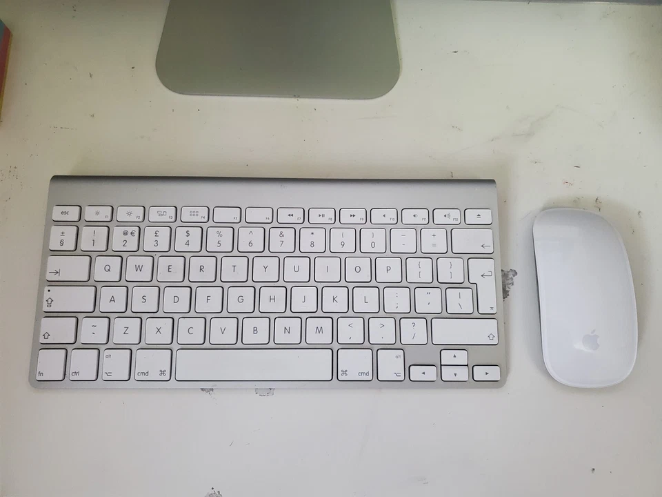 Apple iMac 21.5 (Mid 2014) Core i5 1.4GHz, 8GB RAM, 500GB HDD Desktop Computer  - Image 3 of 4