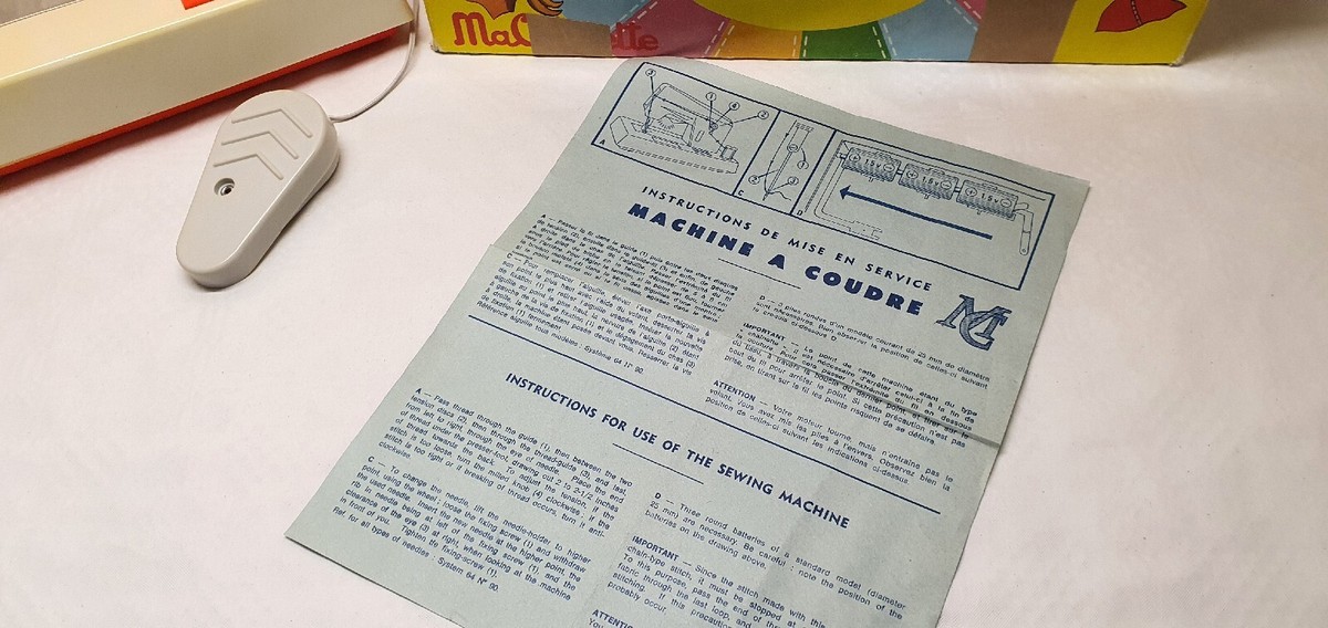 Machine à coudre jouet MA COUSETTE - 1950/60s – bleu/blanc