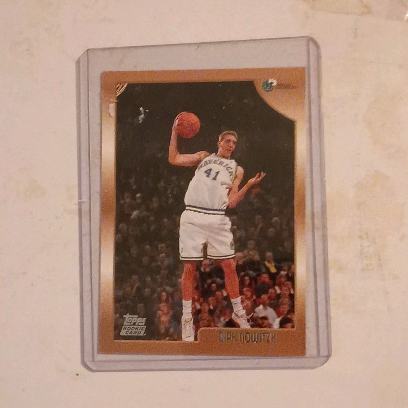 Topps 1998-99 Dirk Nowitzki Rookie #154 Dallas Mavericks Basketball Card