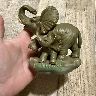 Vintage Endangered Young uns Sculpture Elephant Tusks Baby Mama 96